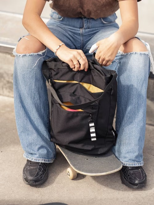 IKEA VARLDENS Travel tote bag, black | Travel bags | IKEA Bags | Eachdaykart